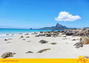 Nên đi Quan Lạn hay Cô Tô